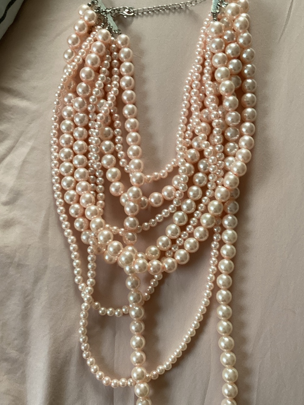 Basic pink pearl necklace ( no brand)